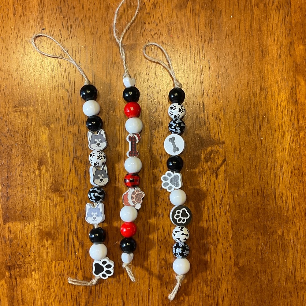 Charming Pet Bead Ornament Set - Black, White, Red